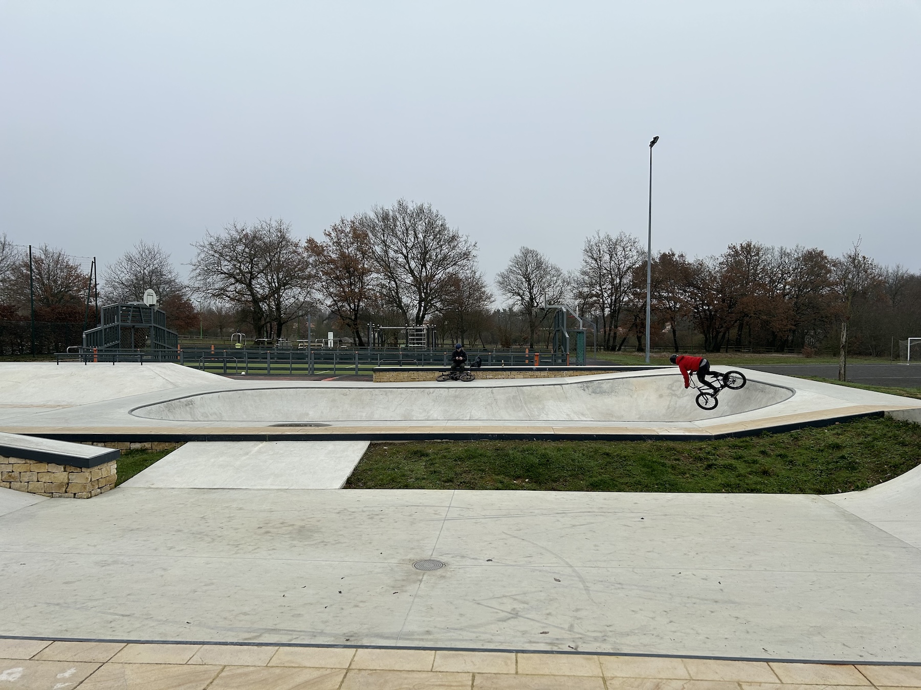 Fontaine-le-Comte skatepark